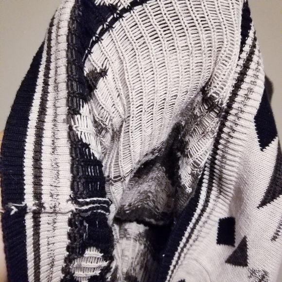 AEO Aztec Print Knit Hoodie - Picture 3 of 7